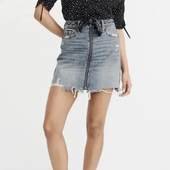 Abercrombie & Fitch Zoe Natural Hem Vintage A Line Denim Zip Up Skirt w/ Raw Hem - Picture 8 of 9